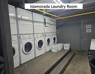 Islamorada Laundry Room