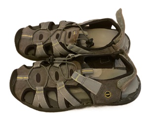 Secure Sandals with straps